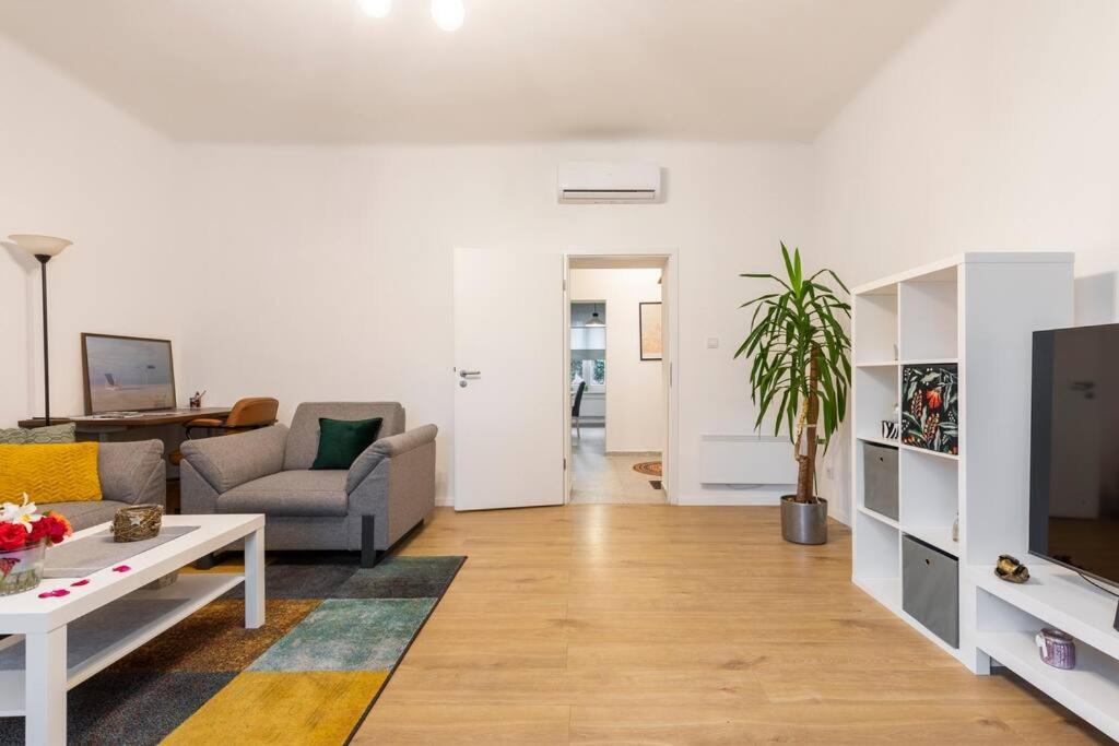Petrova Street Apartment ซาเกร็บ ภายนอก รูปภาพ